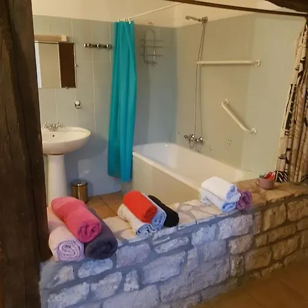 Au Grand Mas Bed & Breakfast